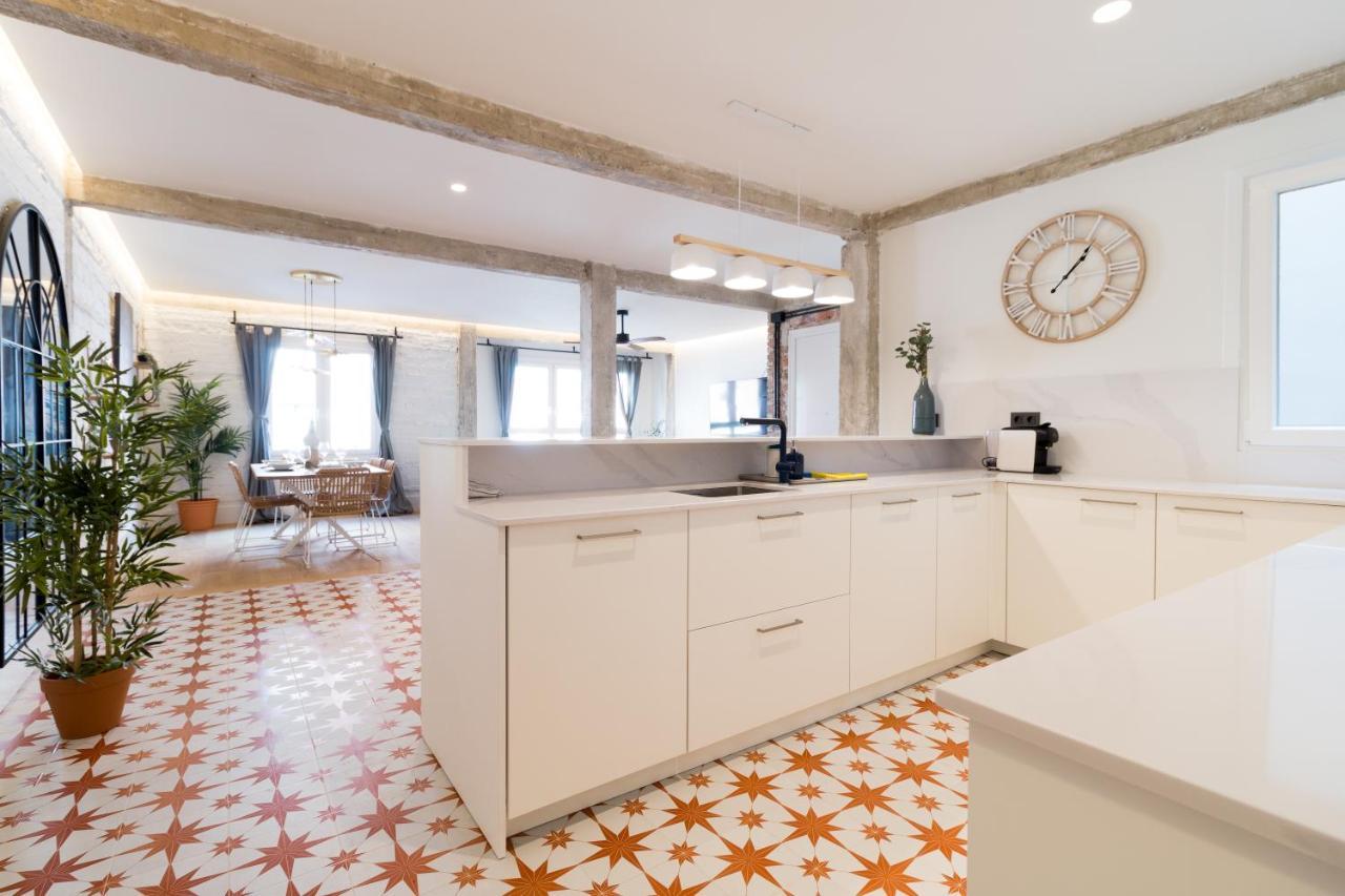 Amplio y moderno apartamento con tarima refrescante by Staynnapartments Bilbao Exterior foto